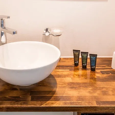 Kreuzblume & Restaurant فندق 3*