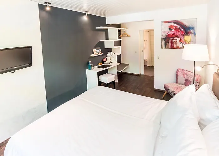 Kreuzblume & Restaurant 3*